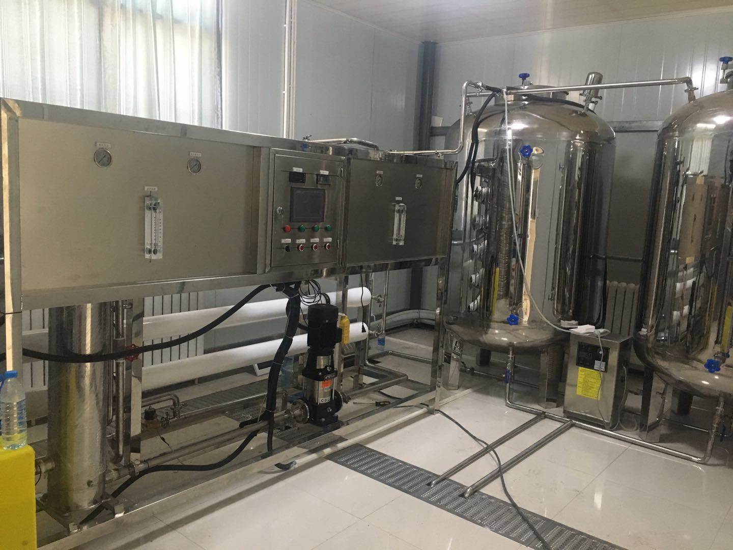 直飲水設(shè)備