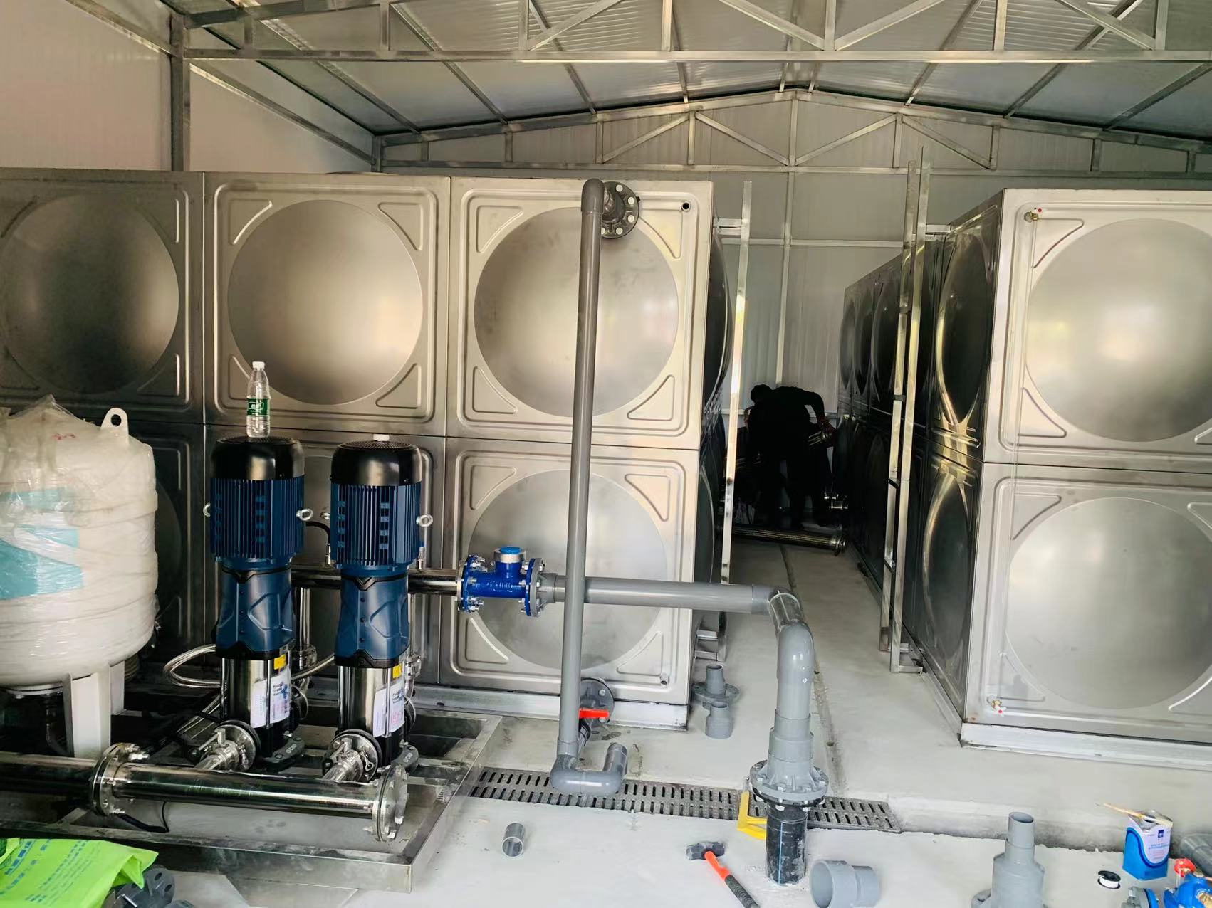 趙公明財神廟凈化水設(shè)備+變頻供水